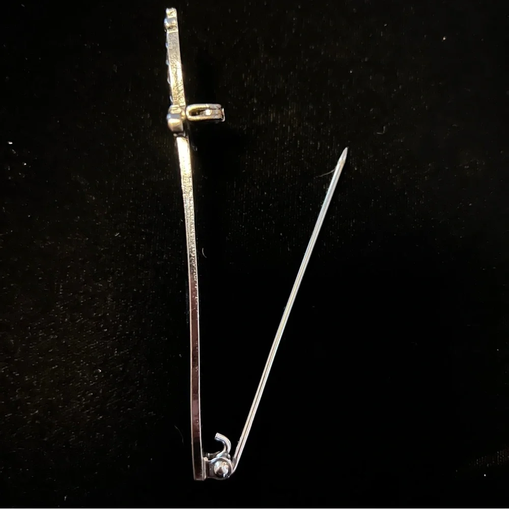 Sword Shaped Kilt Pin men’s Kilt Accessory Claymore 4” Sturdy Silver Tone - Picture 3 of 7